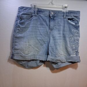 Simply Vera Vera Wang Light Blue Embroidered Denim Roll-Cuff Shorts